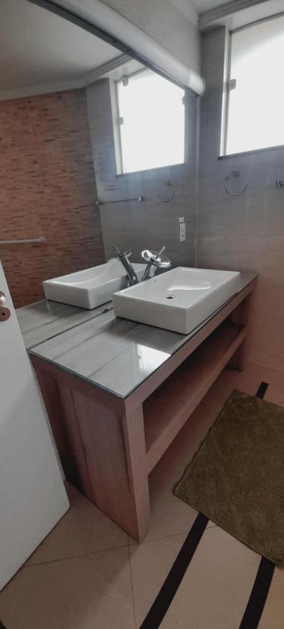 Lindo Apartamento No Coracao Da Cidade - Apartamento Inteiro Ou Seja Nao E Compartilhado Com Outras Pessoas - Perto De Tudo - 2 Quartos - Ar Condicionado - Churrasqueira - Cozinha Completa - 120 Metros Quadrados Ao Todo - Quartos Com 12 Metros Quadra Uniao Da Vitoria Exterior foto